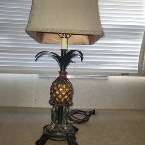 Vintage Pineapple Lap